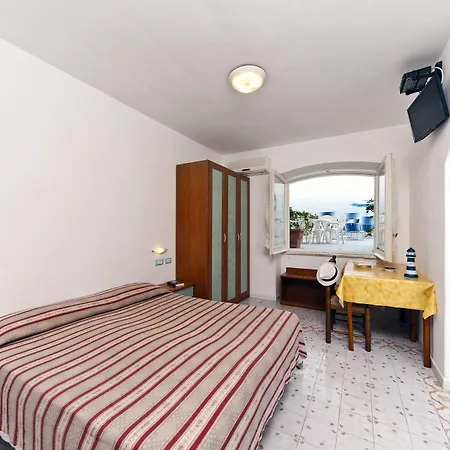 Residence Hotel La Rotonda Sul Mare-3